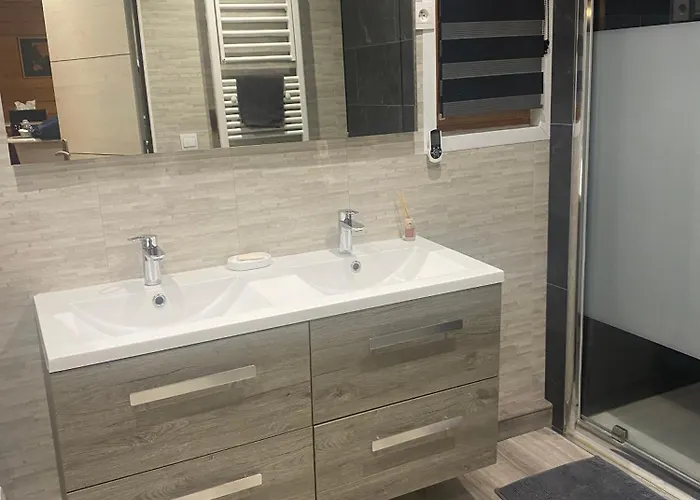 Le Havre De Bois Шале Бурбур